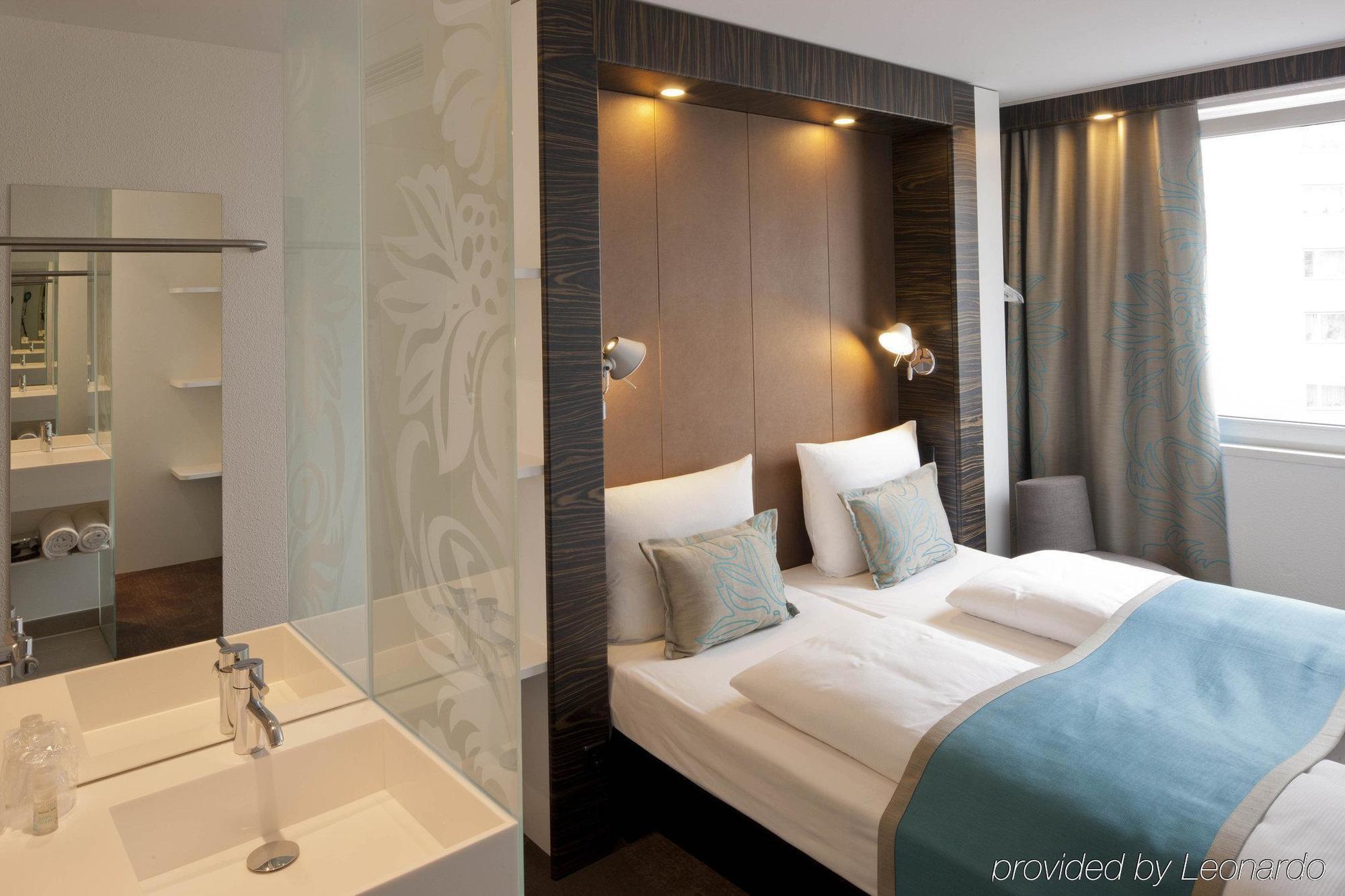 Motel One Nuernberg-Plaerrer Buitenkant foto