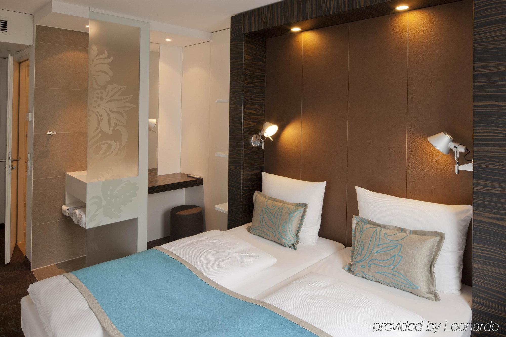 Motel One Nuernberg-Plaerrer Buitenkant foto
