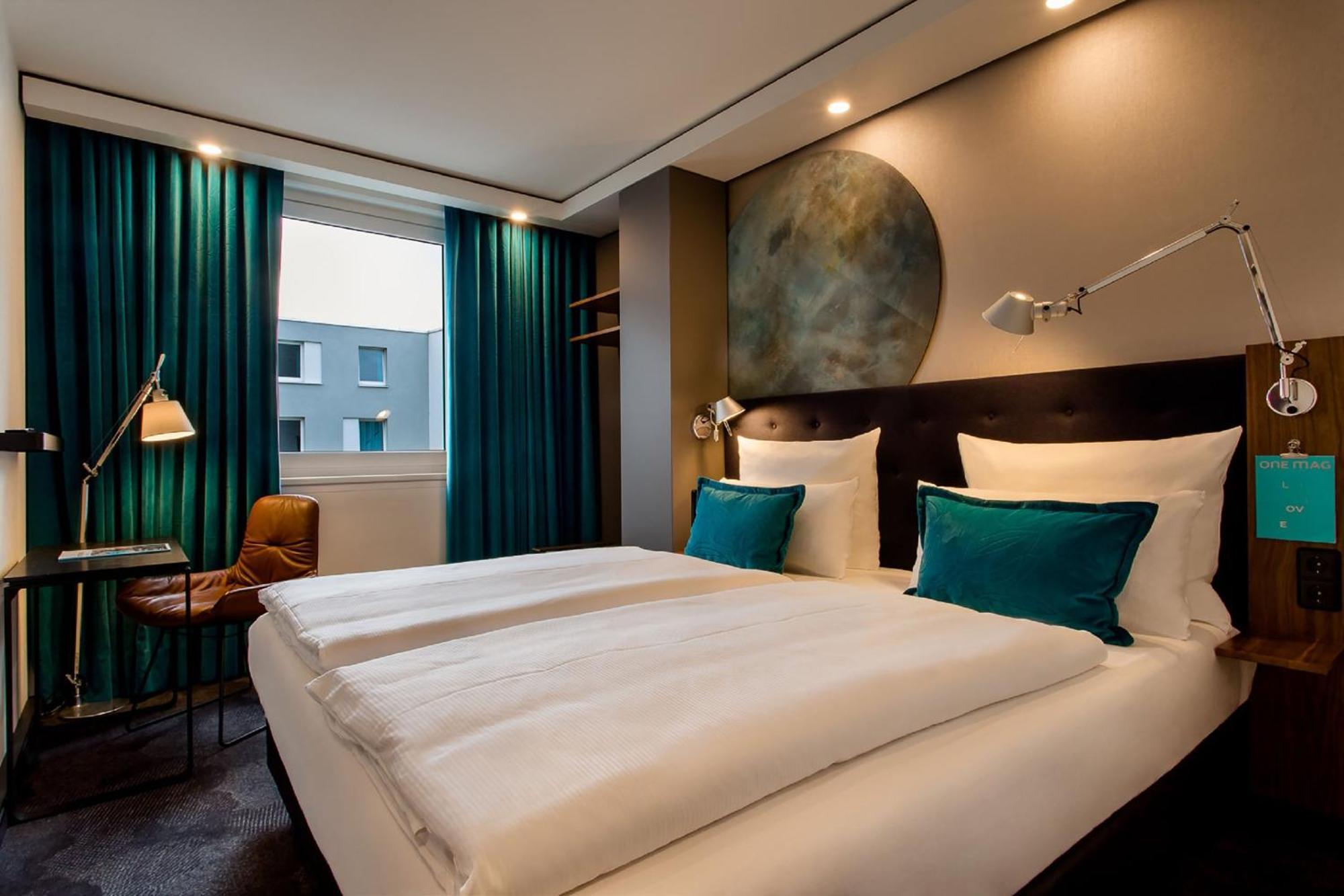 Motel One Nuernberg-Plaerrer Buitenkant foto