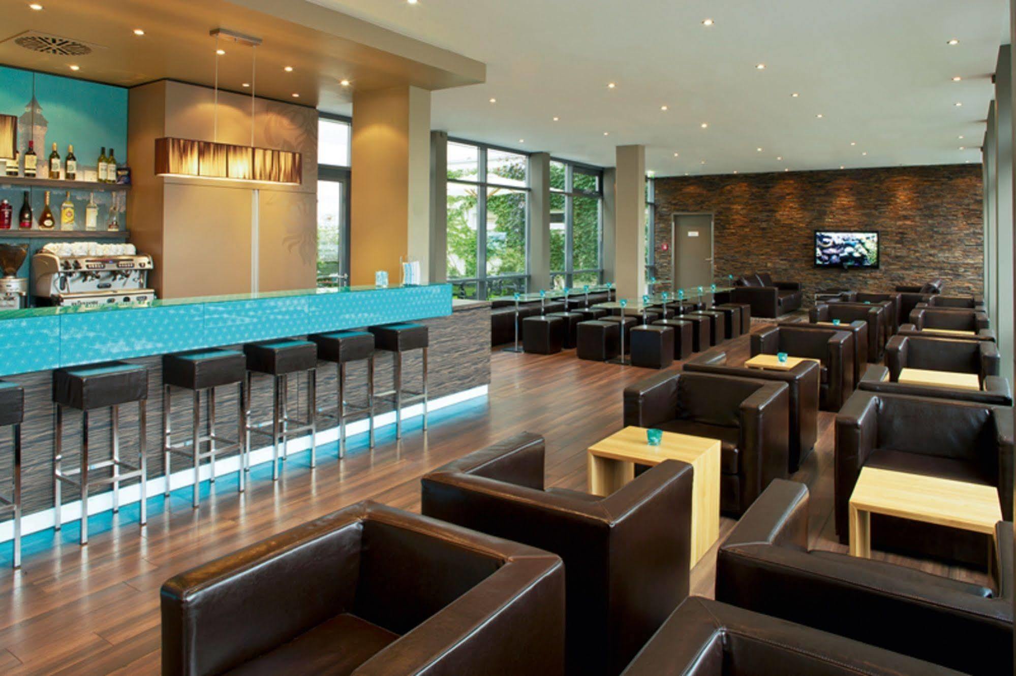 Motel One Nuernberg-Plaerrer Restaurant foto